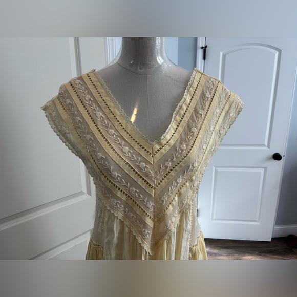 Zara ZW Collection embroidered pleated maxi dress butter yellow - Picture 4 of 16